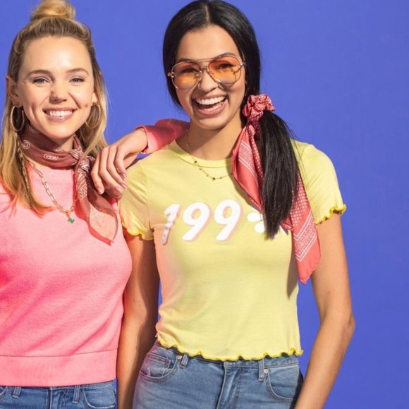 Francesca's | NWT 1990's Daisy Tee - Picture 2 of 13